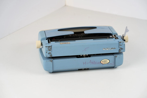1960s Royal Telstar Deluxe Portable Typewriter in Working Condition With Case - Picture 3 of 7