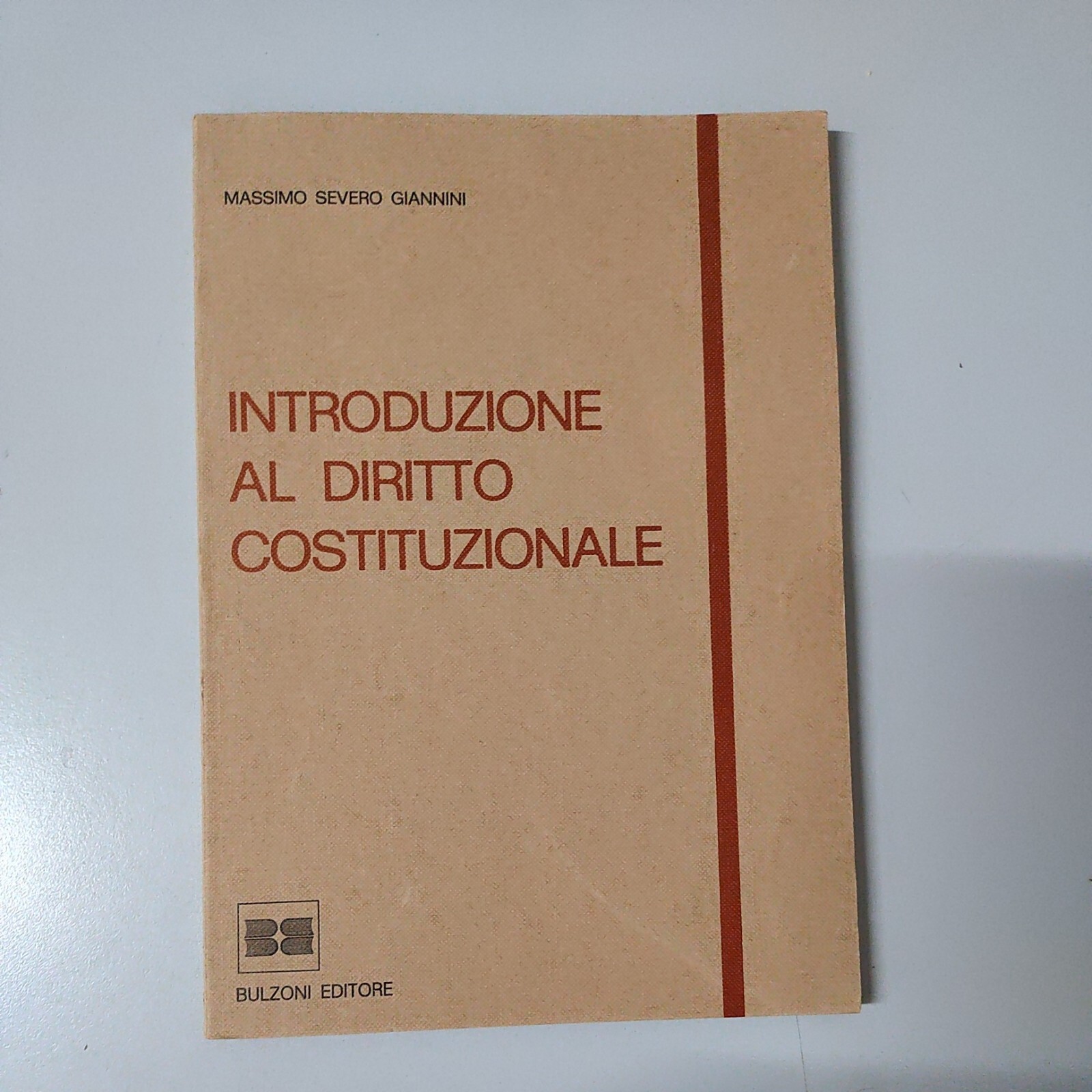 Foto 1 di 8