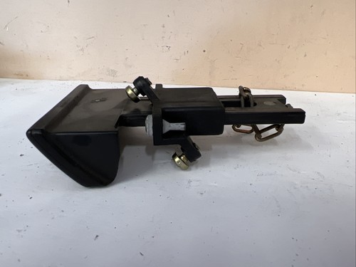 Mercedes W126 PARKING BRAKE HANDLE PULL 1264201285 & CHAIN GUIDE 1264200177 - Picture 2 of 6