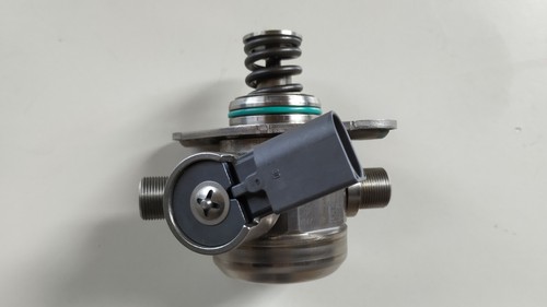 High Pressure Pump A1520700001 Right M152 AMG Mercedes SLK R172 - Picture 2 of 4