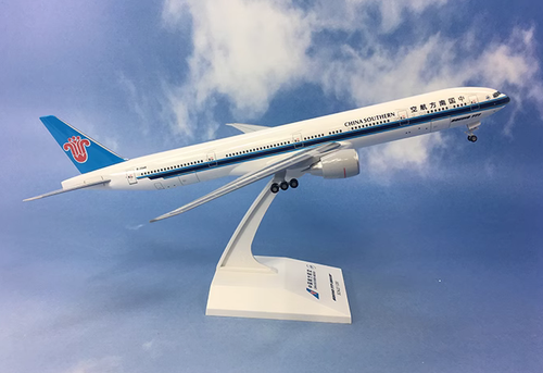 37CM 1:200 Risesoon CHINA SOUTHERN BOEING 777-300 Airplane ABS Plastic Model - Picture 2 of 6
