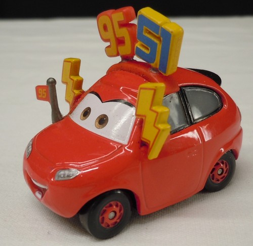 Disney Pixar Cars Diecast Maddy McGear Team 95 & 51 Fan Car FGD60 - Foto 3 di 10