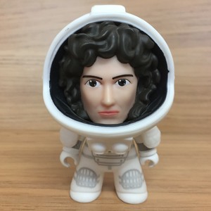 New 4 x Alien Nostromo Collection Titans Blind Box Vinyl Mini-Figures 3.5/"