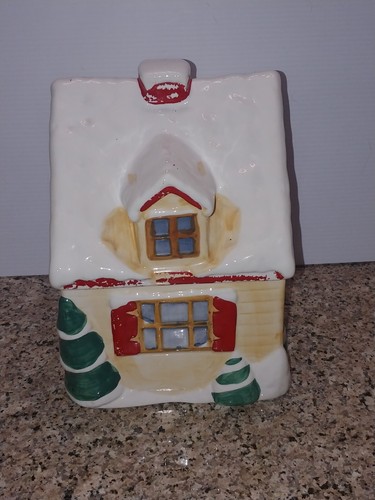 Vintage Christmas Cottage / Cabin CA  - Picture 4 of 4