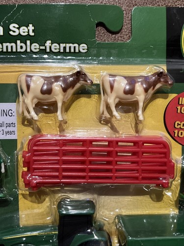 ERTL John Deere Farm Set 10 Piece Tractor Trailer Fence People Cows 2010 NOS - Picture 3 of 5