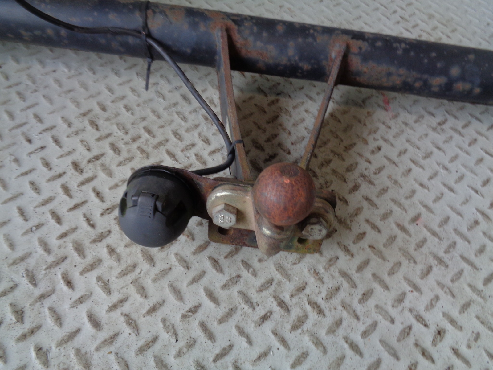 Range Rover L322 Tow Bar Single Electric Tow Ball 2002 to 2009 H23014