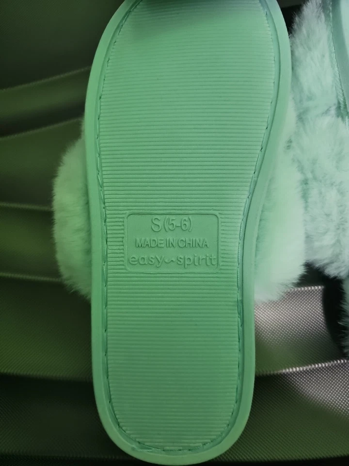 Woman's Slippers Small Size 5-6 Utra Flexible Soft Memory Foam by Easy Spirit - Image 4 of 4