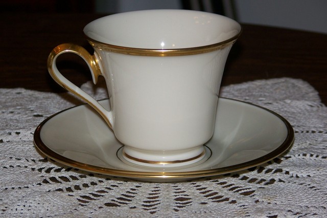 Lenox Eternal - Dimension Collection - Cup and Saucer Set - Superior Condition Lenox Eternal - Dimension Collection - Cup and Saucer Set - Superior Condition