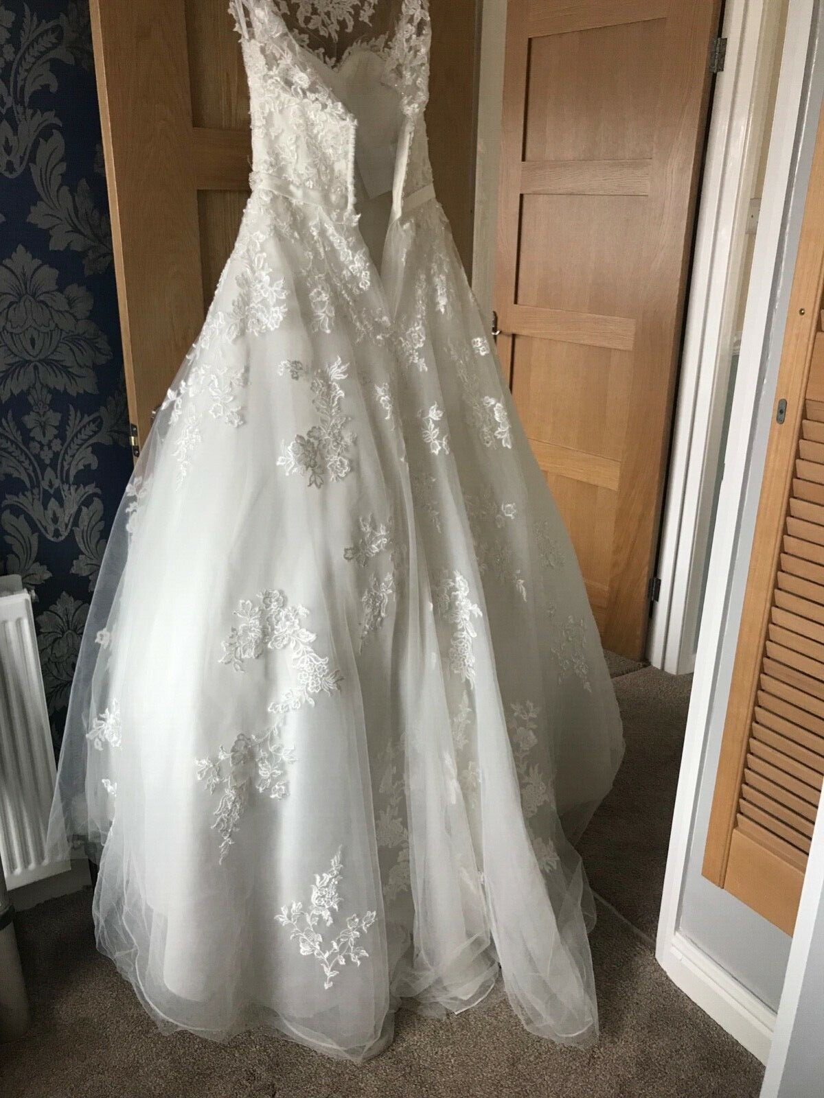 Picture 4 of 12