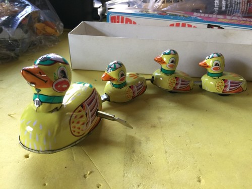 SCHYLLING WIND UP DUCK FAMILIAR - Imagen 2 de 5