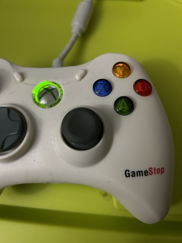 Gamestop Wired Controller For Xbox 360 White Gamepad BB-070 Multi-Color - Picture 3 of 7