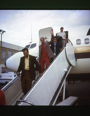 Passengers depart Alaska Airlines Plane Waving Famous 1972 35MM Kodachrome Slide