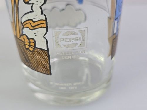 VINTAGE Looney Tunes 1976 Pepsi Glass Wile E Coyote and Roadrunner Sailplane !!! - Picture 5 of 9