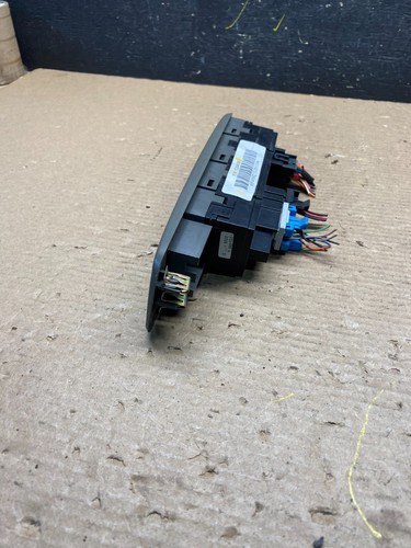2002 - 2005 GMC Envoy Master Power Door Lock Window Switch Heat Seat S6624 DG - Picture 4 of 7