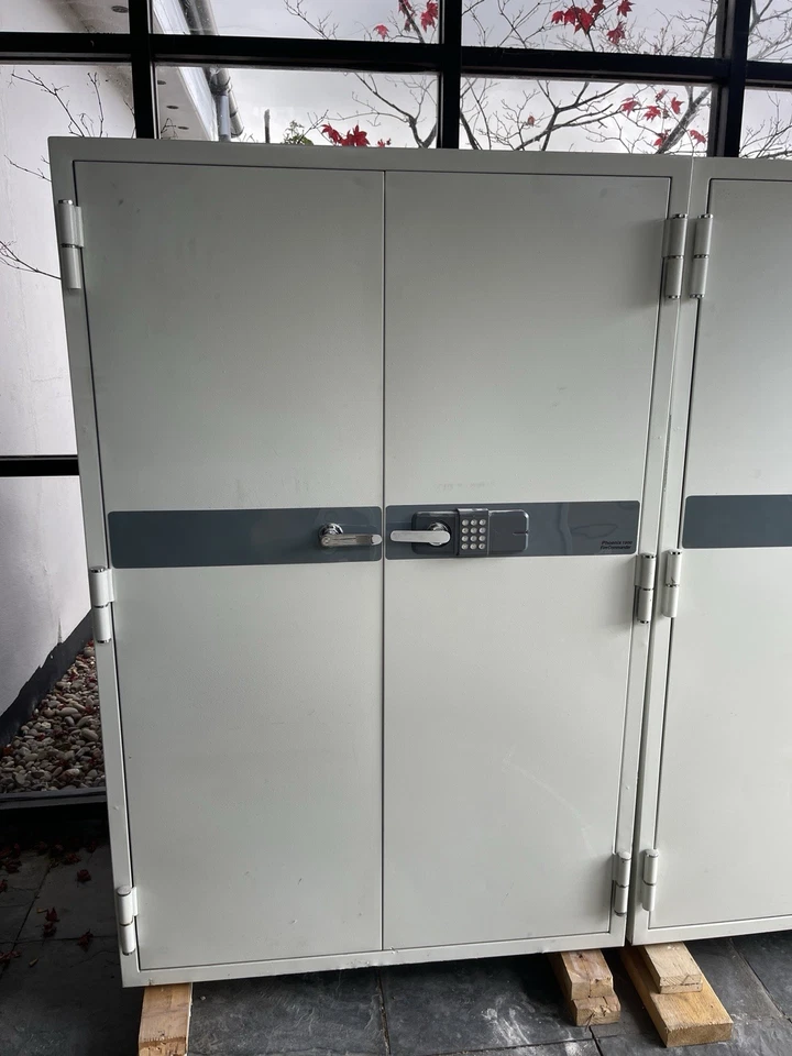 Phoenix 1900 Fire Commander Safe (Large Fire Safe Cabinet) - Image 3 of 4