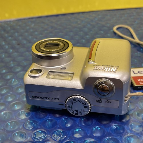 Nikon COOLPIX 775 2.1MP Digital Camera - Silver - Tested Needs New Battery - Picture 3 of 5