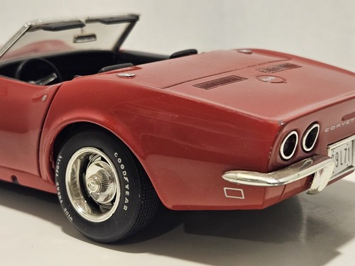 Revell '69 Red Corvette Stingray Convertible 1:18 Scale Model 1992, Needs Work - Picture 11 of 20