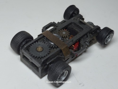 Aurora AFX 1972 Plymouth Roadrunner Yellow HO Scale Slot Car - Picture 11 of 13