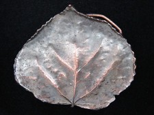 RH15155 NOS VINTAGE 1974 CUT-OUT  LEAF  NATURE ART BRASSTONE BERGAMOT BUCKLE