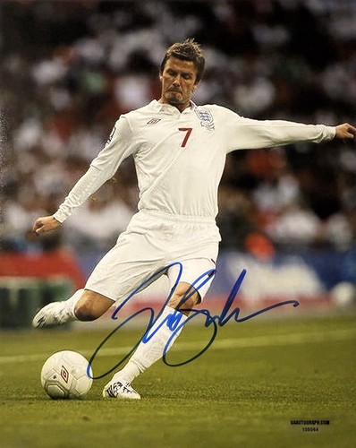 Sir David Robert Joseph Beckham England Team Signed Auto Photo 10x8 with COA - Afbeelding 1 van 6