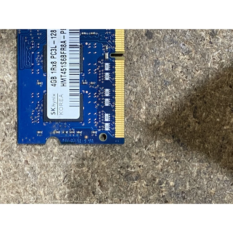 SK Hynix HMT451S6BFR8A-PB Laptop DDR3 RAM 4GB 204-Pin 1Rx8 PC3L-12800S 1600 MHz - Image 4 of 4