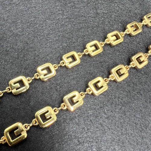 Vintage Givenchy G Link Gold Plated Chain Necklace 30” Long Signed 8mm Wide - Picture 5 of 10