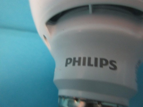 NEW PHILIPS 12W PAR30S 20° FLOOD LIGHT LAMP LED  BRILLIANT WHITE 950 LUMEN 83CRI - Picture 6 of 13