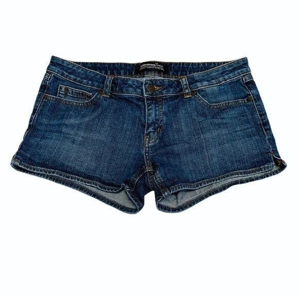 OOAK Embroidered Guatemala Huipil Pocket Jean Shorts - Image 2 of 4