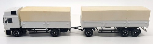 Conrad 1/50 Scale - Mat103 - MAN F2000 Covered Truck & Trailer - White - Picture 2 of 9