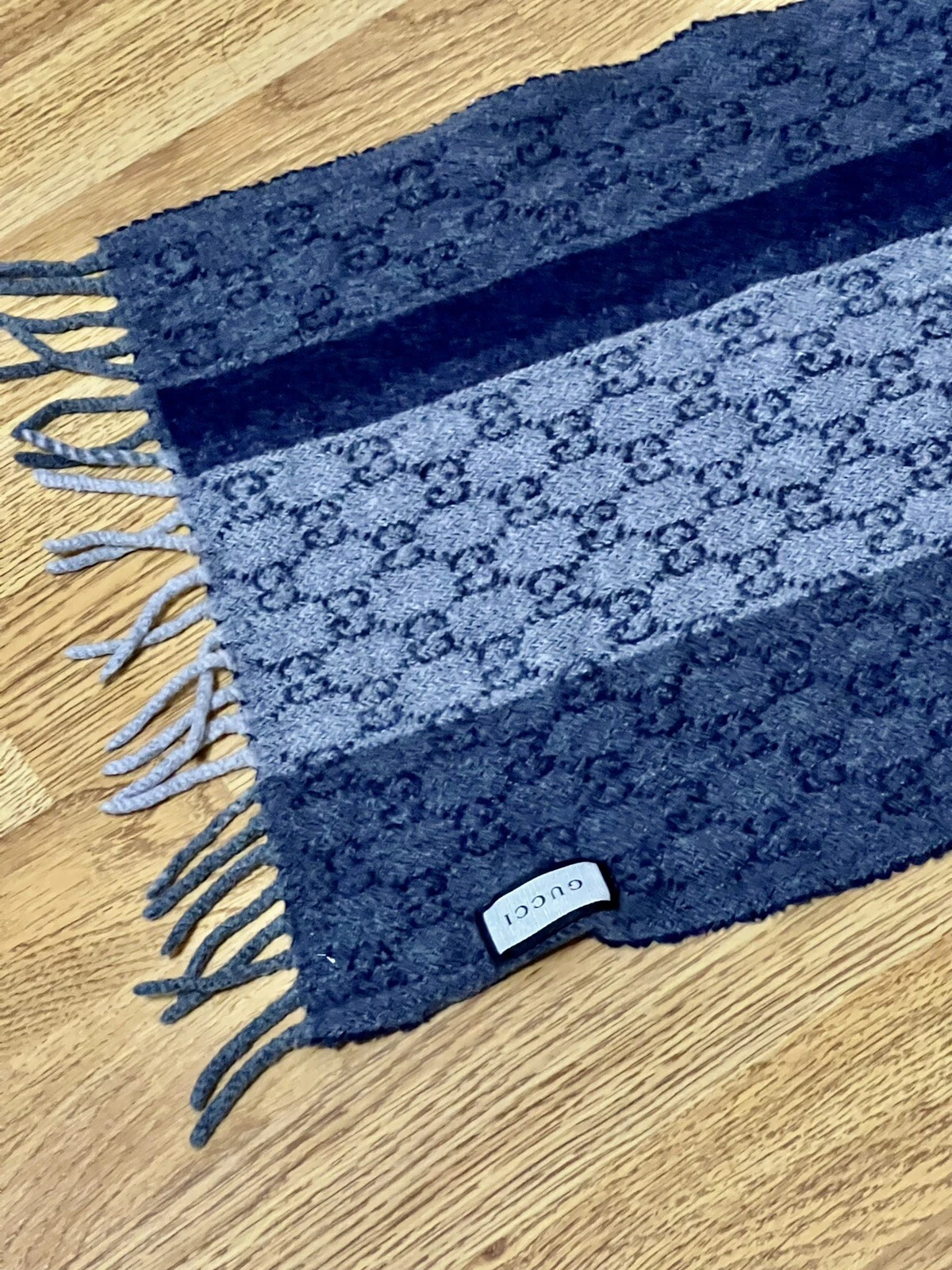 Écharpe jacquard laine Gucci Harrods, valeur