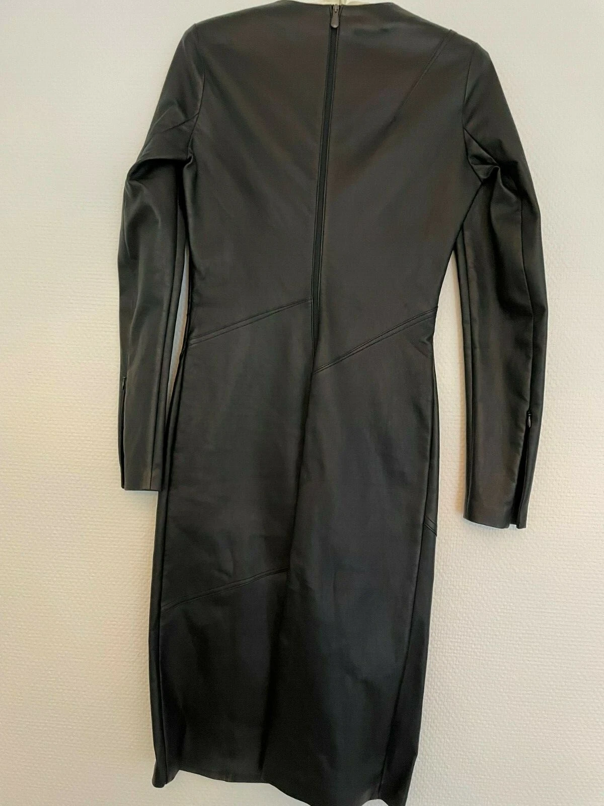 Abito originale Bottega Veneta pelle nuovo di zecca 2950. 