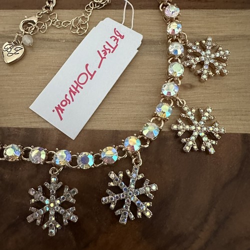 BETSEY JOHNSON BLING SNOWFLAKE CHARMS NECKLACE Gold Christmas - Picture 2 of 4