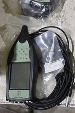 BRUEL & KJAER 2250  HAND-HELD ANALYZER W/2766560 MIC CABLE