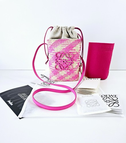 LOEWE x Paula's Ibiza Square Pocket Iraca Palm Anagram Bucket Bag Hot Pink - Picture 2 of 16