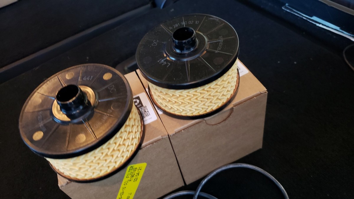 メル33218　Lサイズ NEW GENUINE A2811800210 MERCEDES-BENZ SMART 2X OIL FILTERS