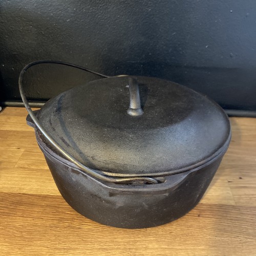 Vtg Unmarked LODGE No. 8 Cast Iron Dutch Oven w/Basting/Drip Lid - Picture 9 of 18