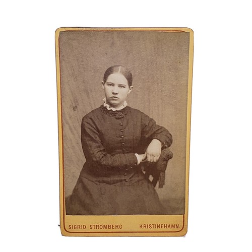 Carte De Visite c.1880 - Donna stellata - Sigrid Strombe -Kristinehamn foto CDV - Foto 1 di 2