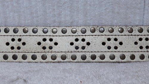 HOLLISTER - modischer Damengürtel - BEIGE Distressed Nieten Leder - Größe S - Bild 7 von 12