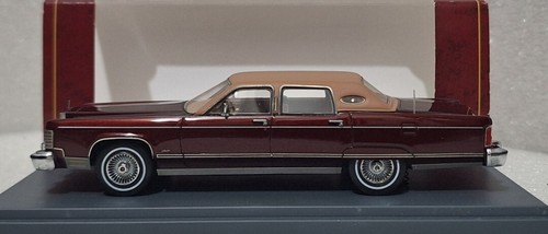 Lincoln Continental Town Car 1977 Red/ Brown 1:43 Neo American Excellence Models - Picture 12 of 15