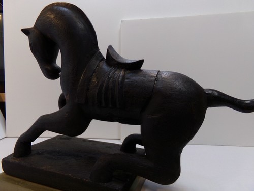 Estatua grande de caballo tallada a mano de madera - artista desconocido - chino? - Imagen 17 de 17