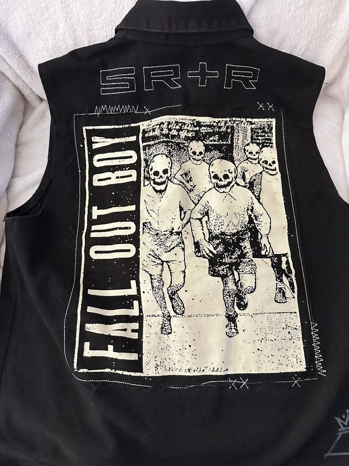 FOB ~ Fall Out Boy ~ Denim Vest Punk Band ~ SR+R Skull People Running ~ Men’s M