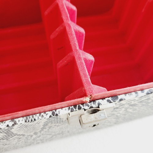 Vintage 8 Track Case Tape Carrying Cartridge Storage Box Faux Snake Skin. No Key - Picture 15 of 18