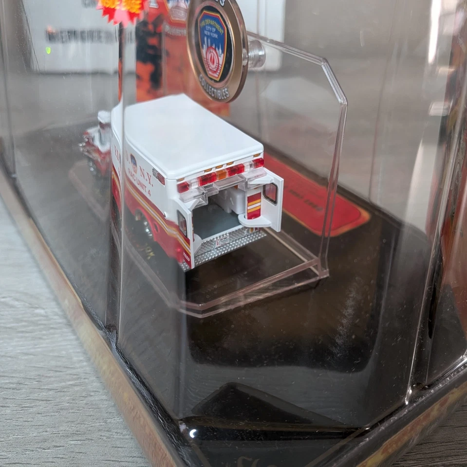 Code 3 #12068 - FDNY RAC Unit Ford E-350 Ambulance - New w/ Sleeve - Image 3 of 4