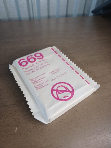 Vintage Polaroid 669 Film - Single Pack ISO 80 - Expired Sealed ! - Picture 5 of 6