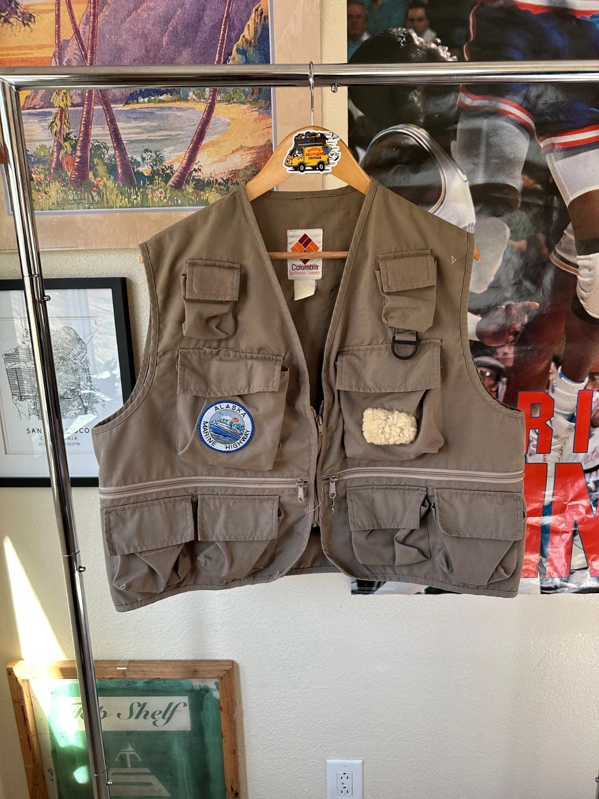Vintage Columbia Fly Fishing Vest Men's Size XL Pockets Zipper Tan Made in USA