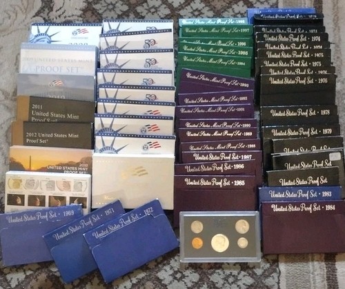 Riesiges Lot von 53 US Proof Sets 1968-2014