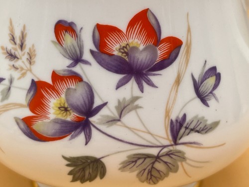 Small vintage Royal Albert China Water Meadow design 2 cup teapot. - Picture 9 of 10