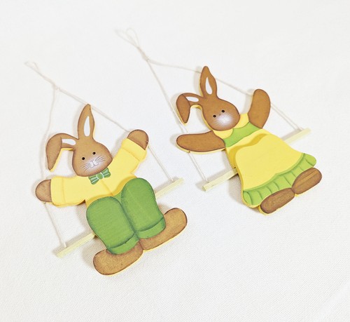 GILD Pair of Wooden Bunnies - With Hanger - 17 x 13cm Brand Easter Decoration - Picture 1 of 5