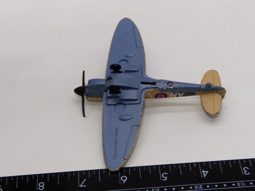 Maisto Supermarine Spitfire MK VB Diecast Hélice Avión Juguete Bronceado Avión Milit - Imagen 7 de 9