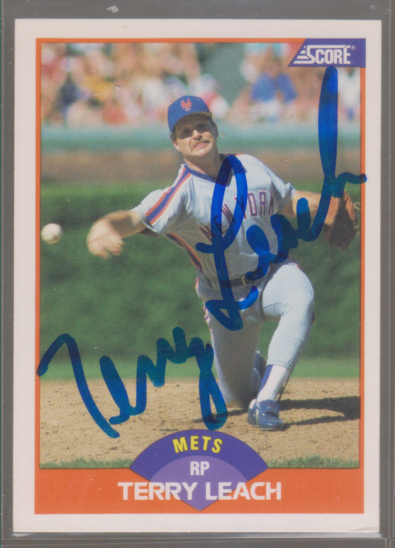 Autographed 1989 Score Terry Leach - Mets